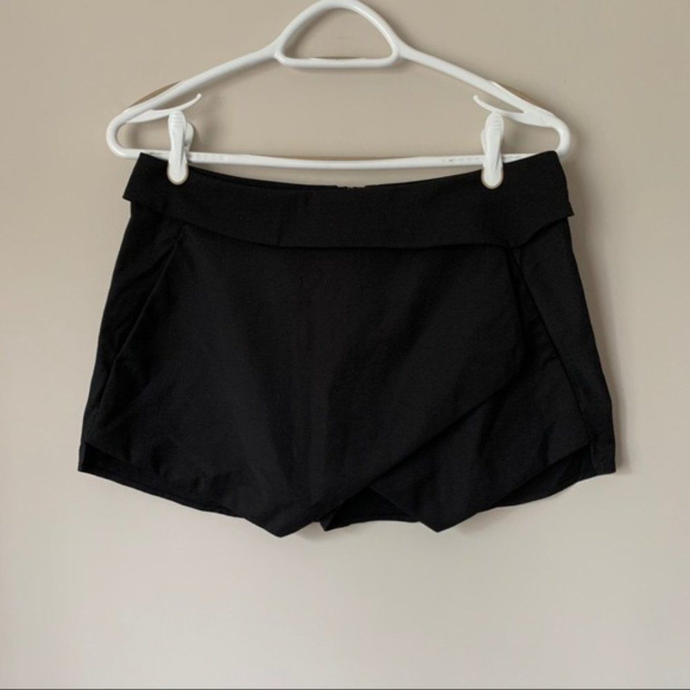 Black Aritzia Talula Skort Size 4